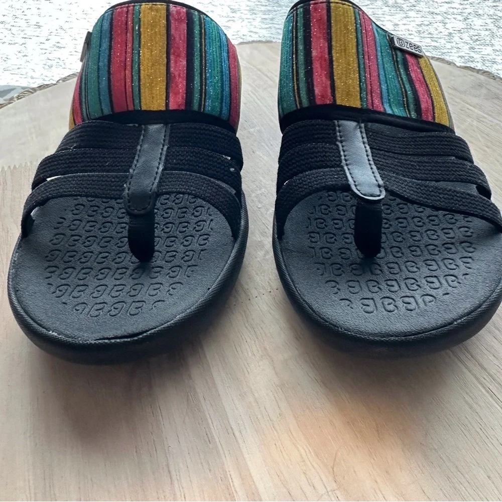 Bzees Sandals - Picture 3 of 4